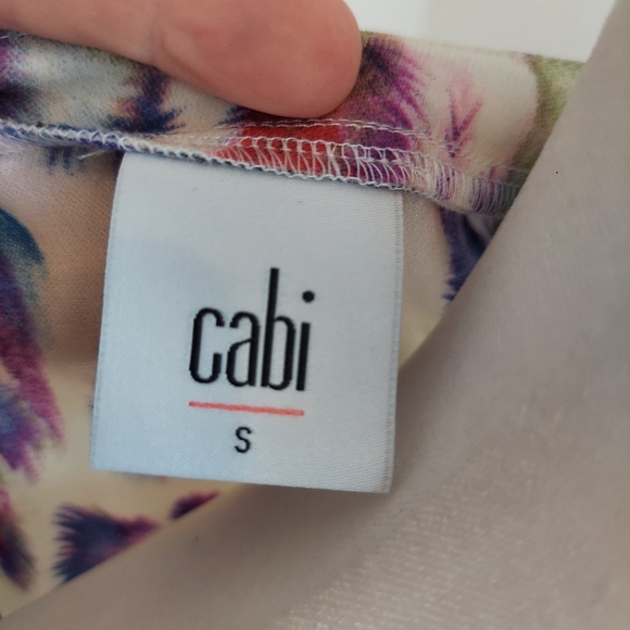 Cabi Feather Print V Neck Blouse Top with Cap Sleeve Sz S - Picture 10 of 15